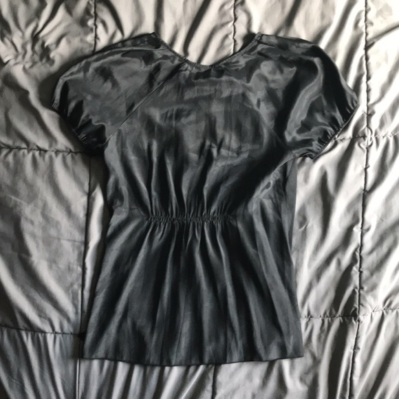 Daisy Fuentes moda women’s black M shirt with rouging in front and back. - Picture 2 of 8